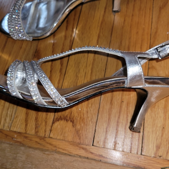 Caparros crystal sandals  size 8.5 - Picture 3 of 5